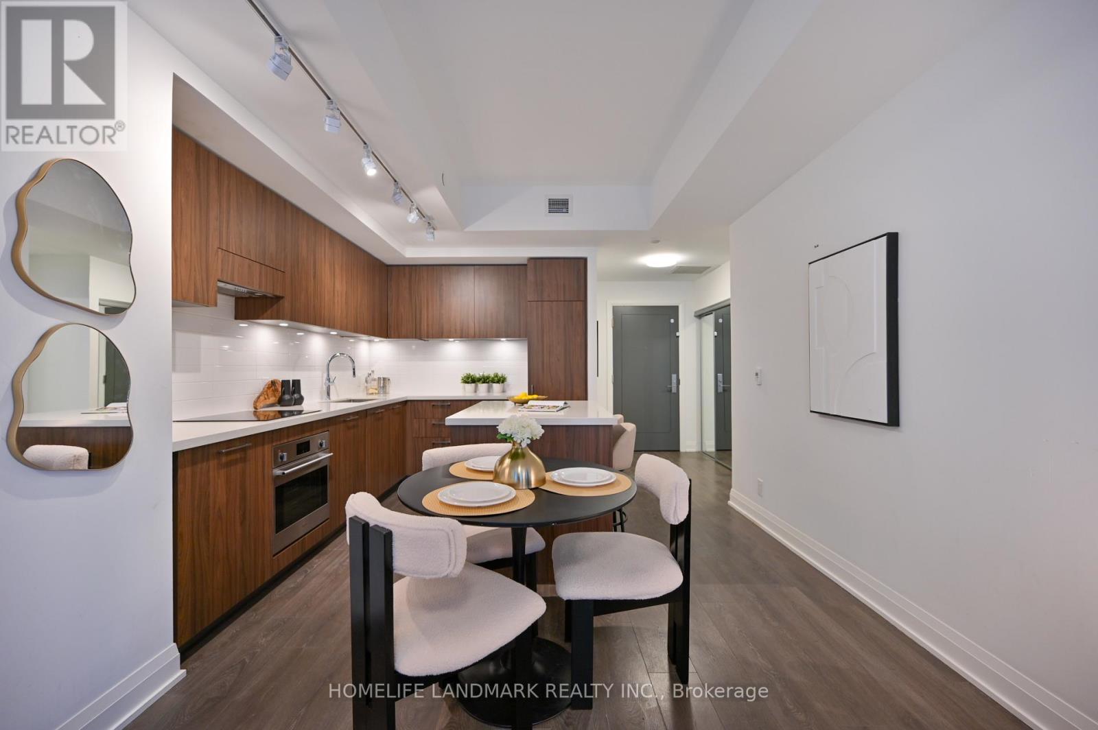 814 - 33 Frederick Todd Way, Toronto, ON - Indoor Photo Showing Other Room