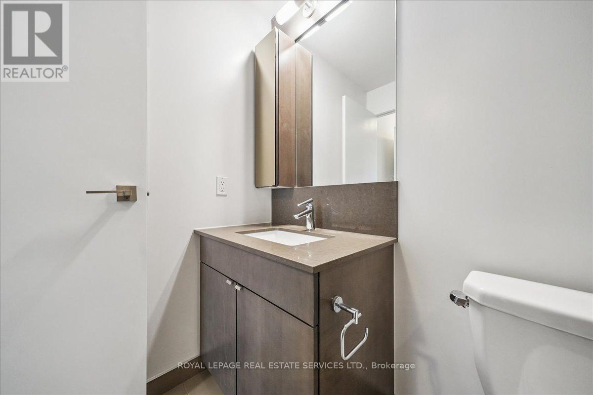 2807 - 89 Dunfield Avenue, Toronto, ON - Indoor Photo Showing Bathroom
