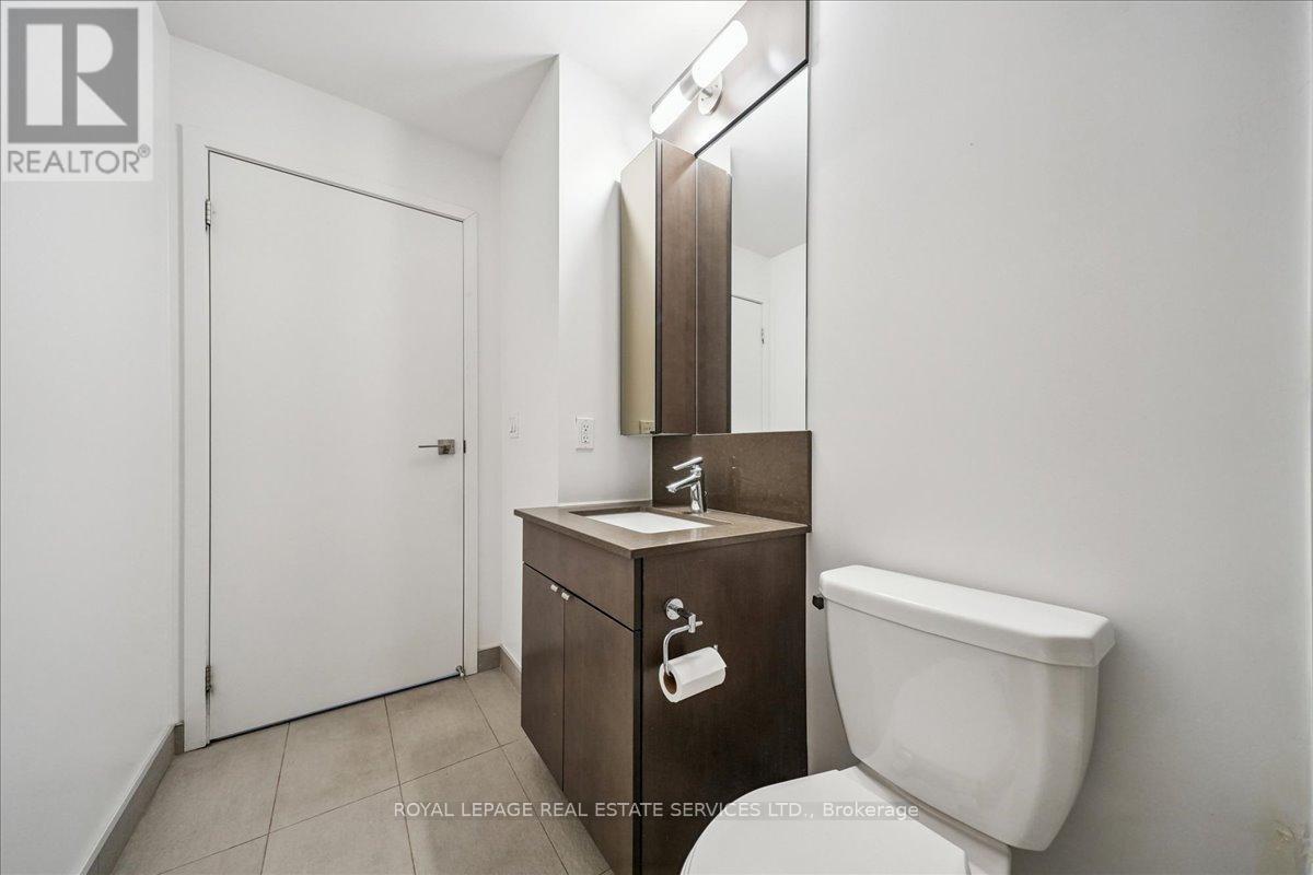 2807 - 89 Dunfield Avenue, Toronto, ON - Indoor Photo Showing Bathroom