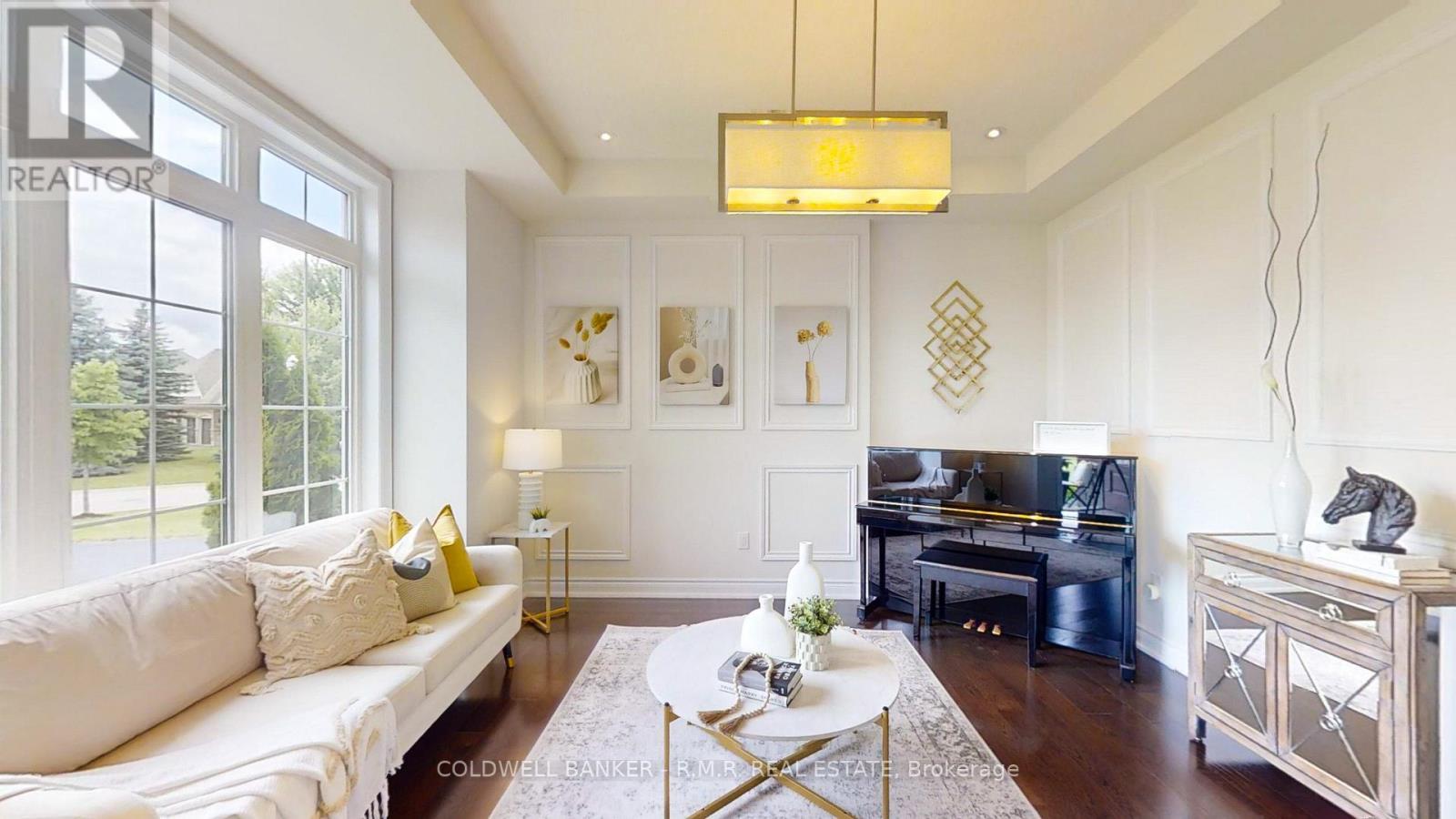 61-19 Forestgreen Drive, Uxbridge, ON - Indoor Photo Showing Living Room