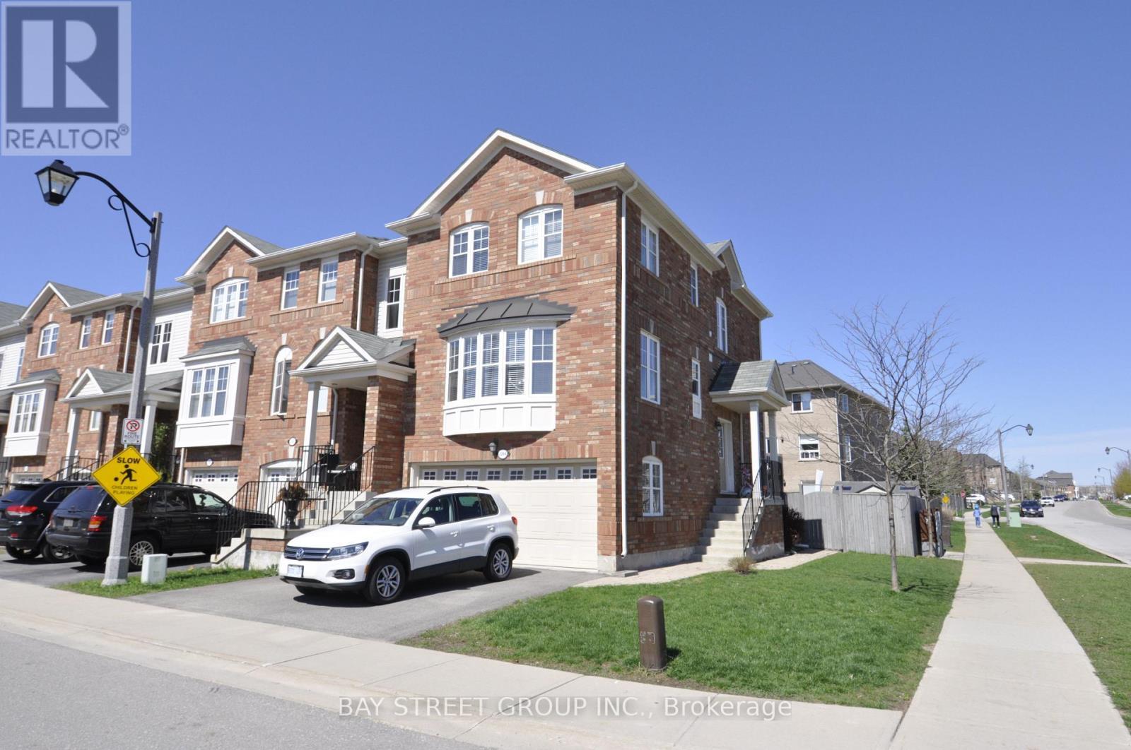 2266 Baronwood Drive, Oakville, ON - Outdoor With Facade