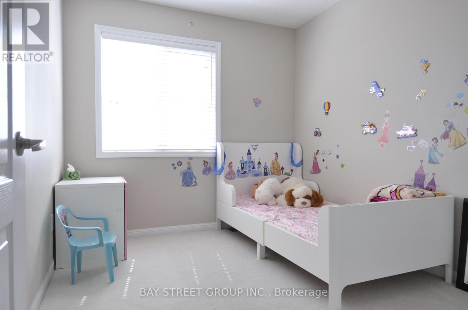 2266 Baronwood Drive, Oakville, ON - Indoor Photo Showing Bedroom