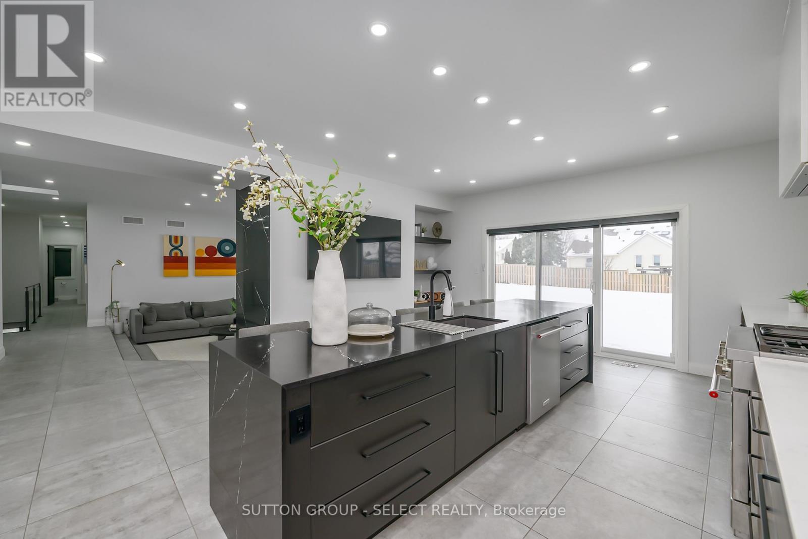 288 Windermere Court W, London North (North A), ON - Indoor Photo Showing Kitchen