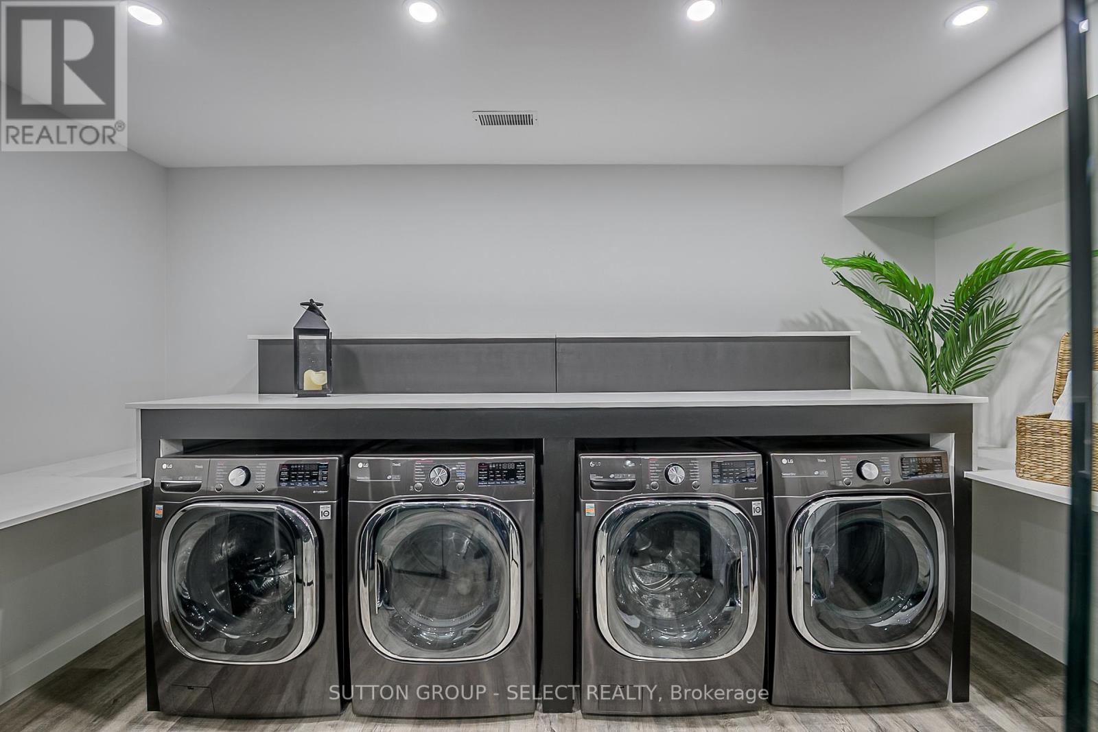 288 Windermere Court W, London North (North A), ON - Indoor Photo Showing Laundry Room