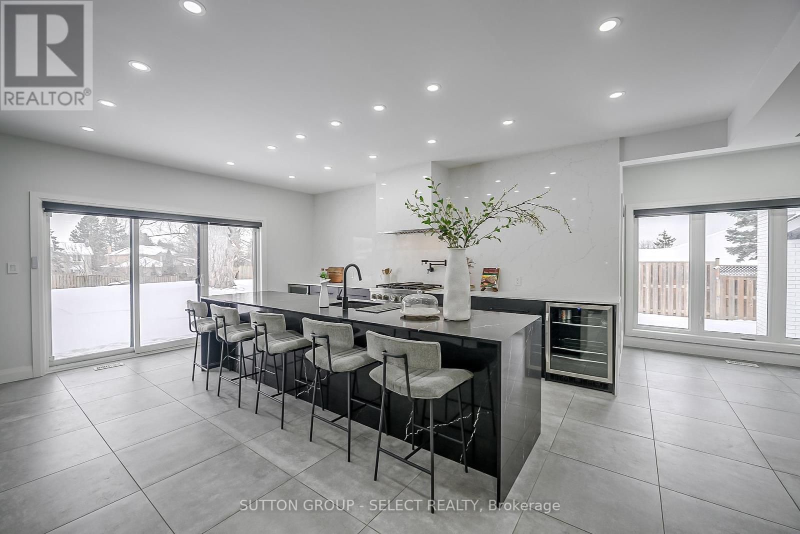 288 Windermere Court W, London North (North A), ON - Indoor Photo Showing Dining Room