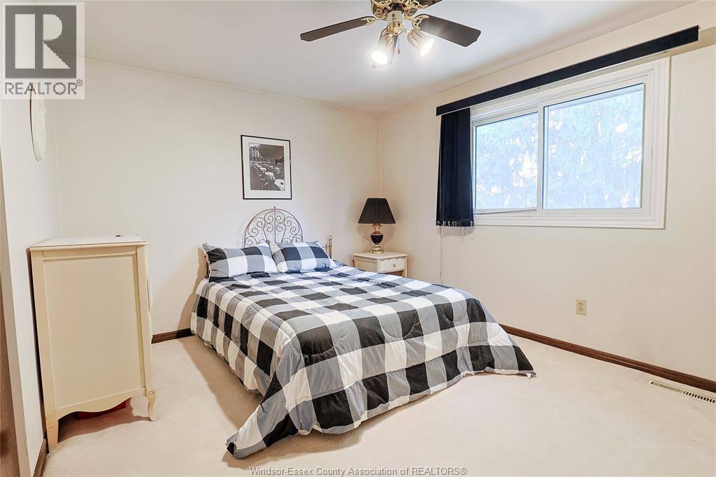 3190 Mulberry Court, Windsor, ON - Indoor Photo Showing Bedroom
