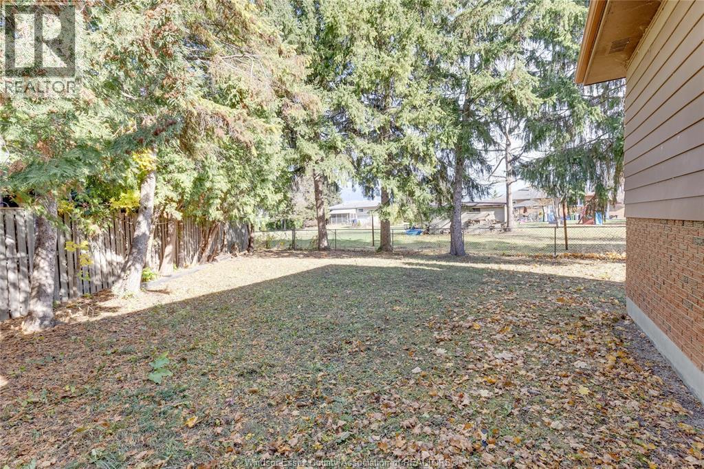 3190 Mulberry Court, Windsor, ON - Outdoor