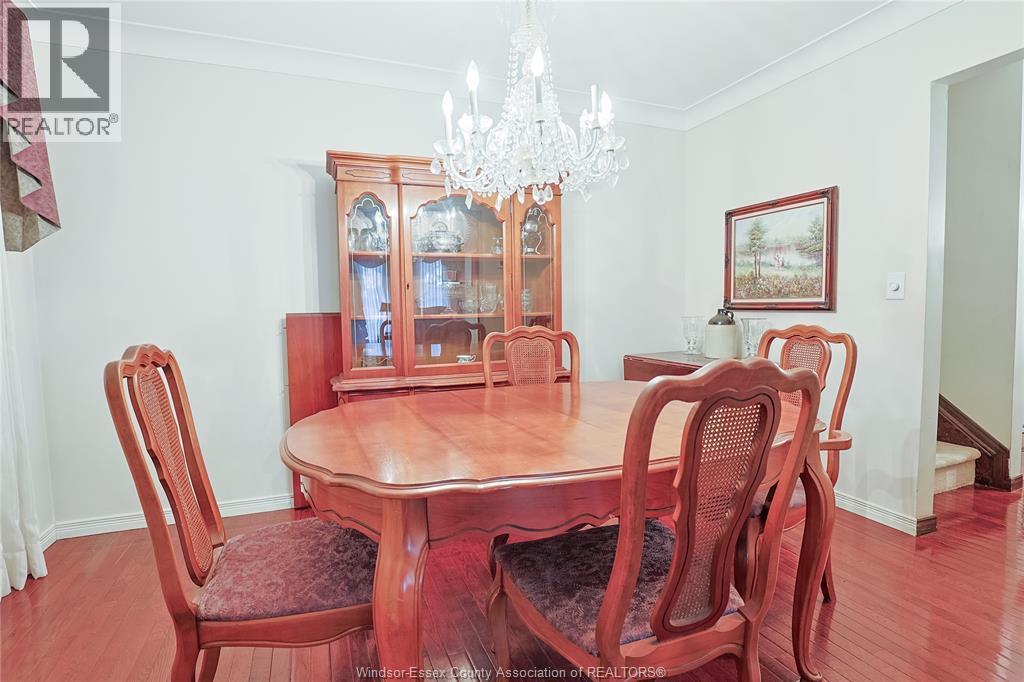 3190 Mulberry Court, Windsor, ON - Indoor Photo Showing Dining Room