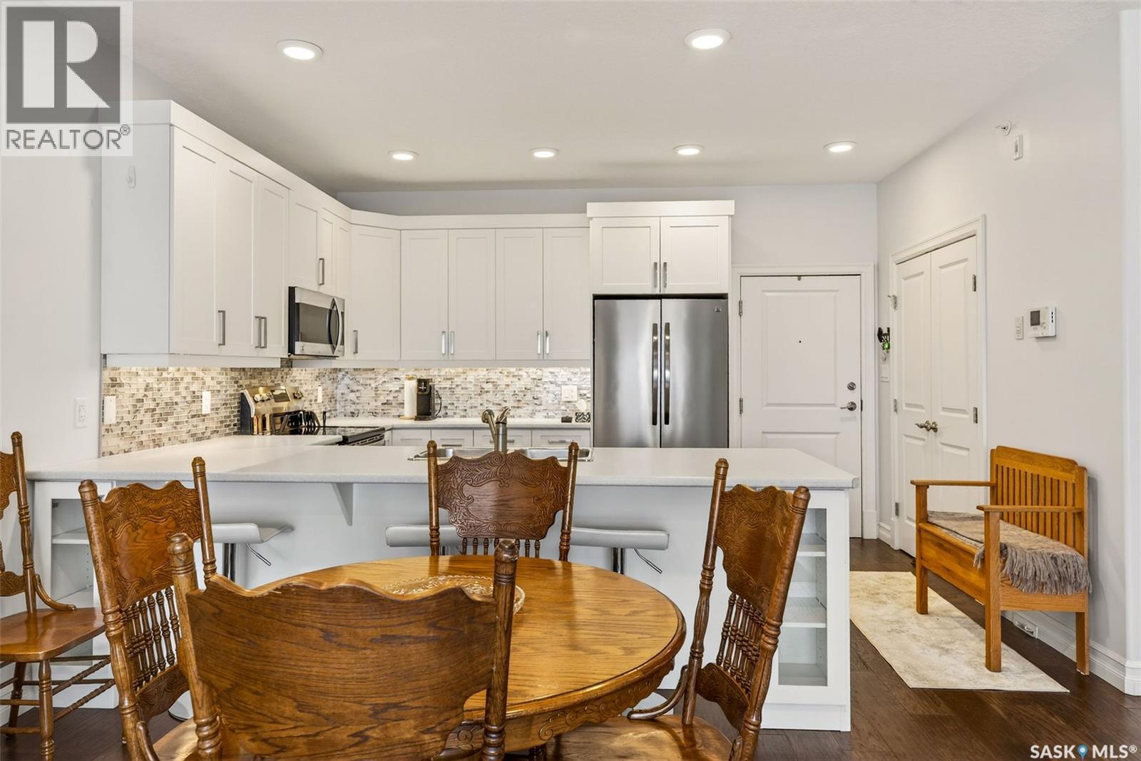 304 2800 Lakeview Drive, Prince Albert, SK - Indoor