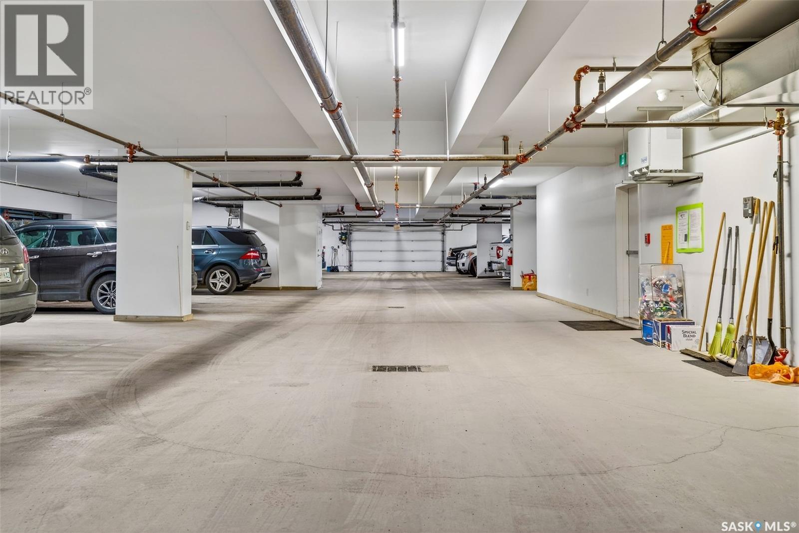 304 2800 Lakeview Drive, Prince Albert, SK - Indoor Photo Showing Garage