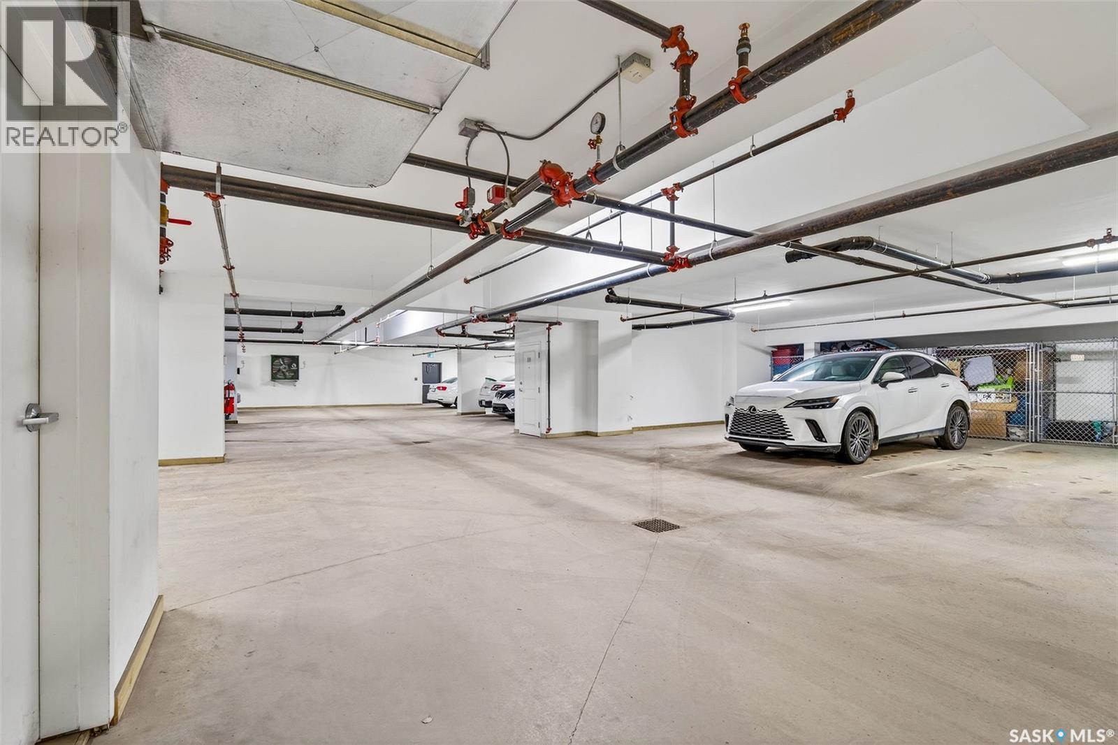 304 2800 Lakeview Drive, Prince Albert, SK - Indoor Photo Showing Garage