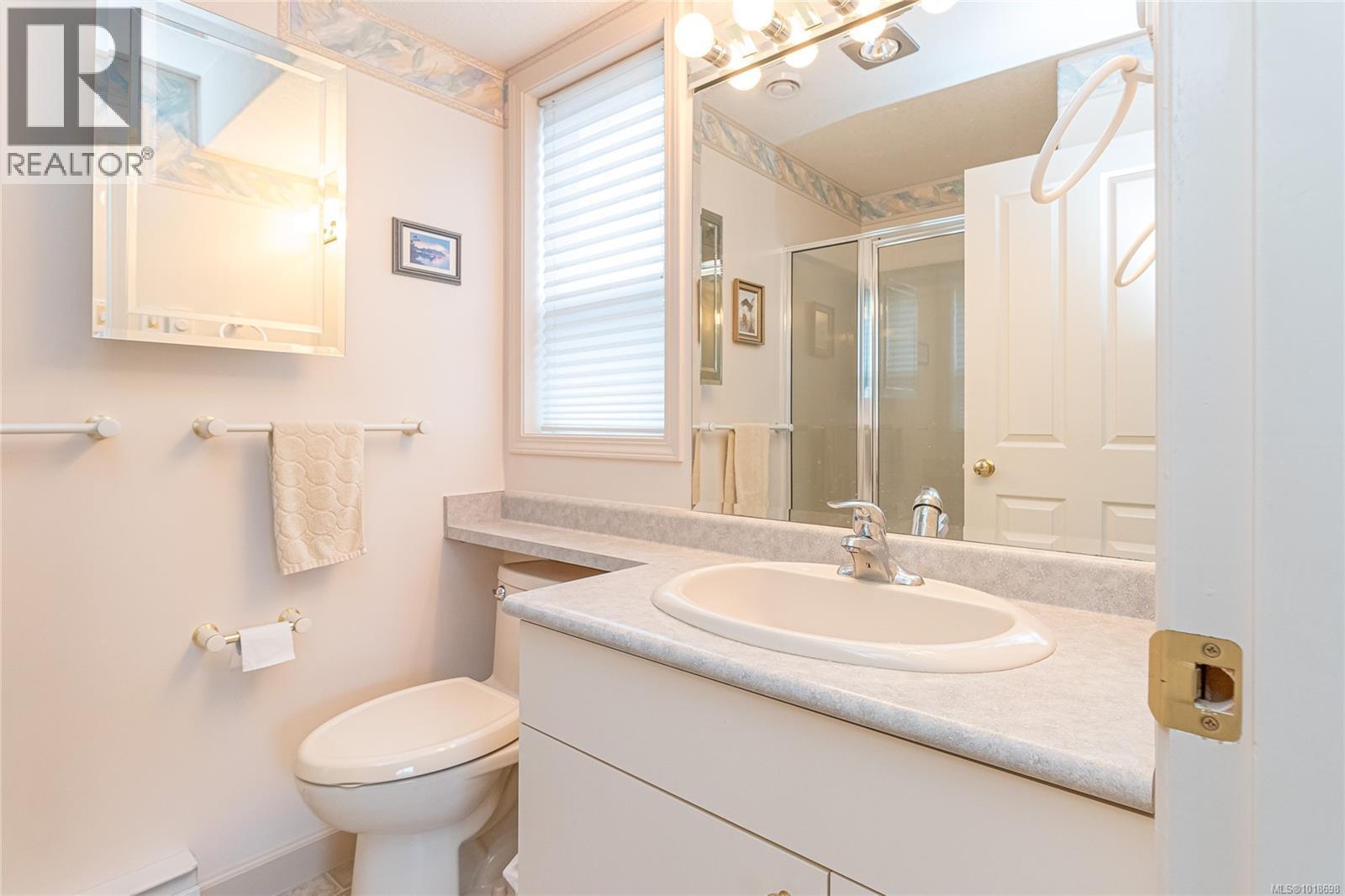 Ensuite Bathroom with shower - 751 Anson Pl, Qualicum Beach, BC - Indoor Photo Showing Bathroom