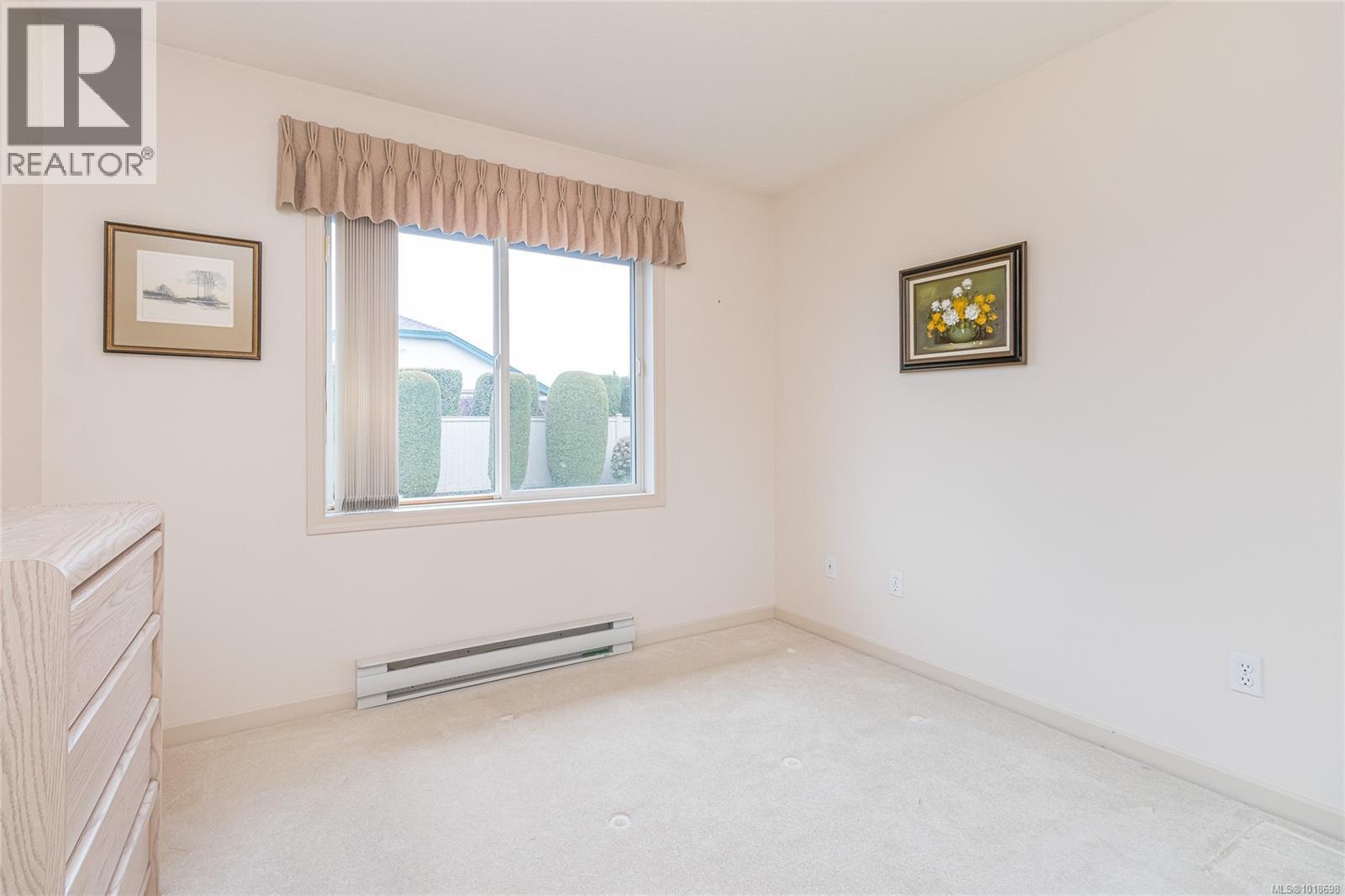 Guest Bedroom unfurnished - 751 Anson Pl, Qualicum Beach, BC - Indoor Photo Showing Other Room