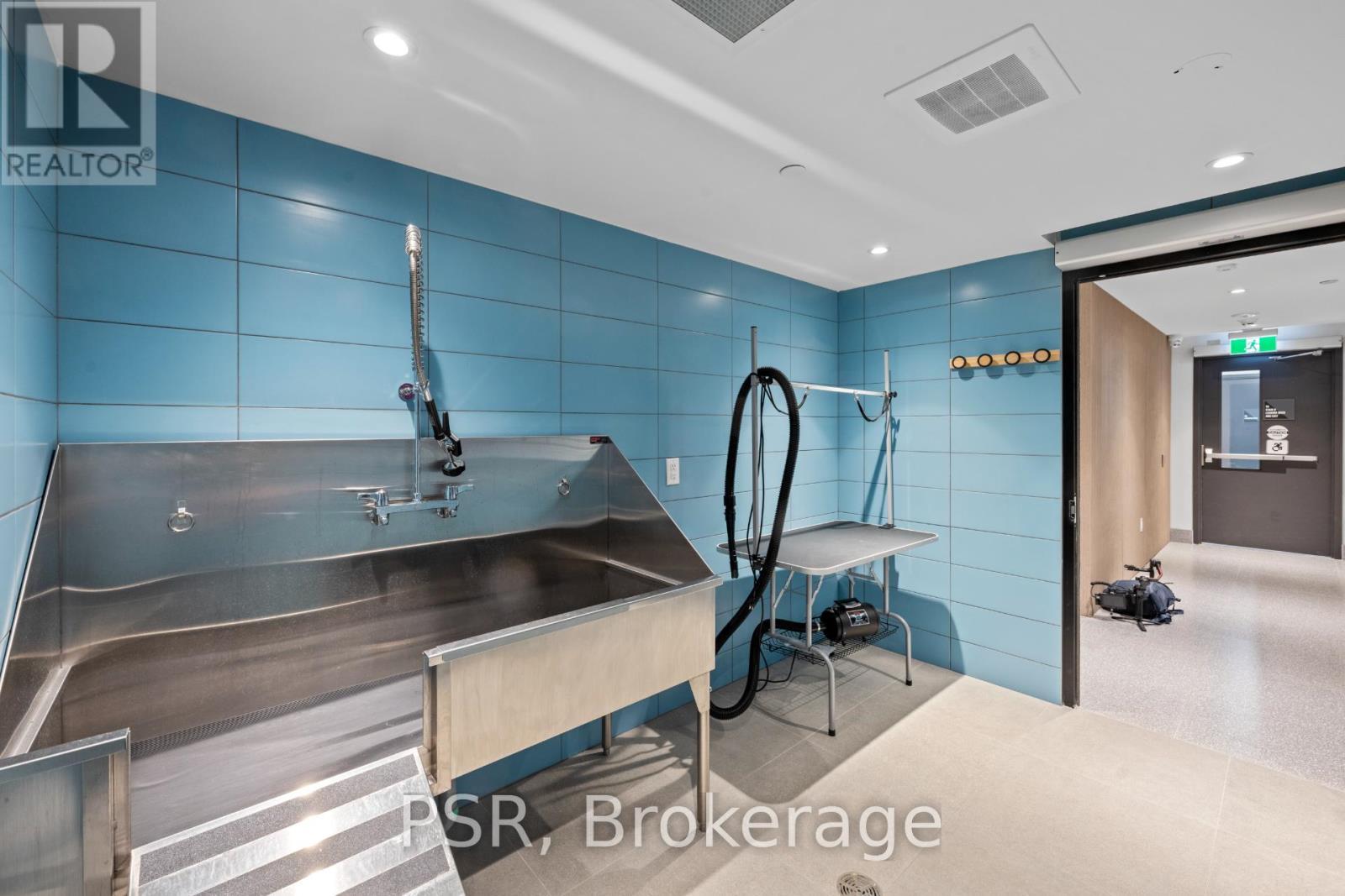 703 - 299 Campbell Avenue, Toronto, ON - Indoor