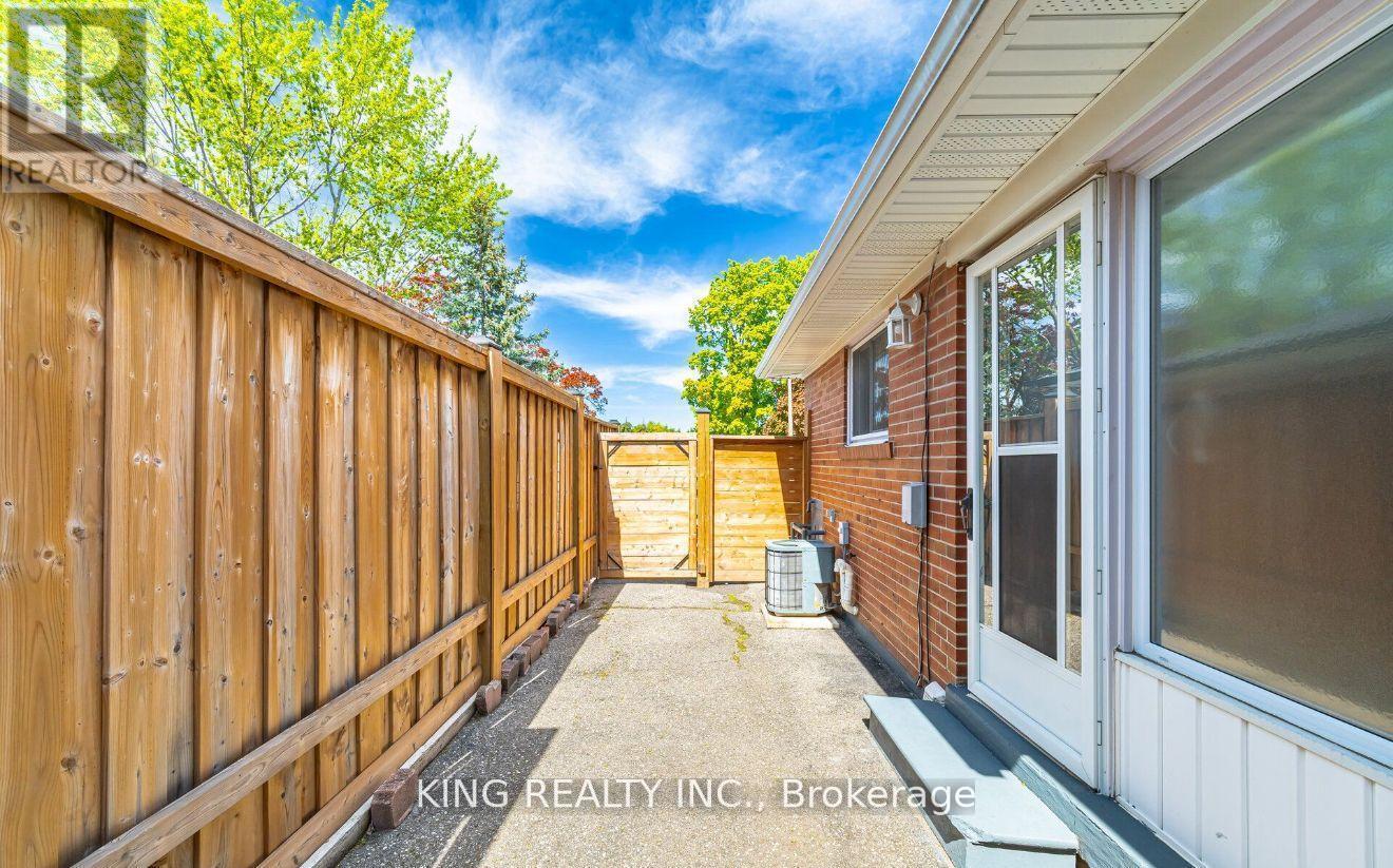 43 Grange Drive, Brampton, ON - Outdoor With Deck Patio Veranda With Exterior