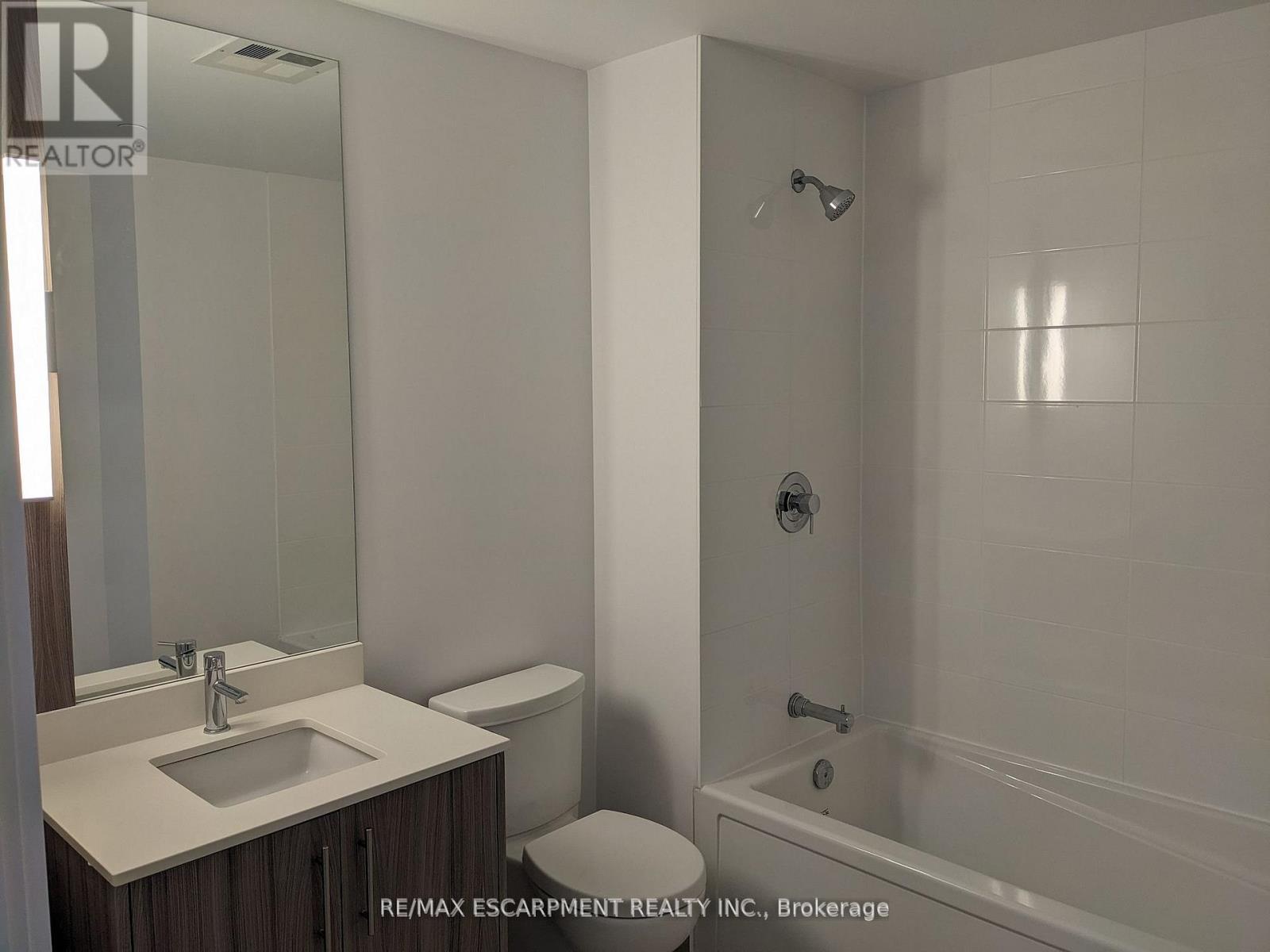 910 - 225 Veterans Drive, Brampton, ON - Indoor Photo Showing Bathroom