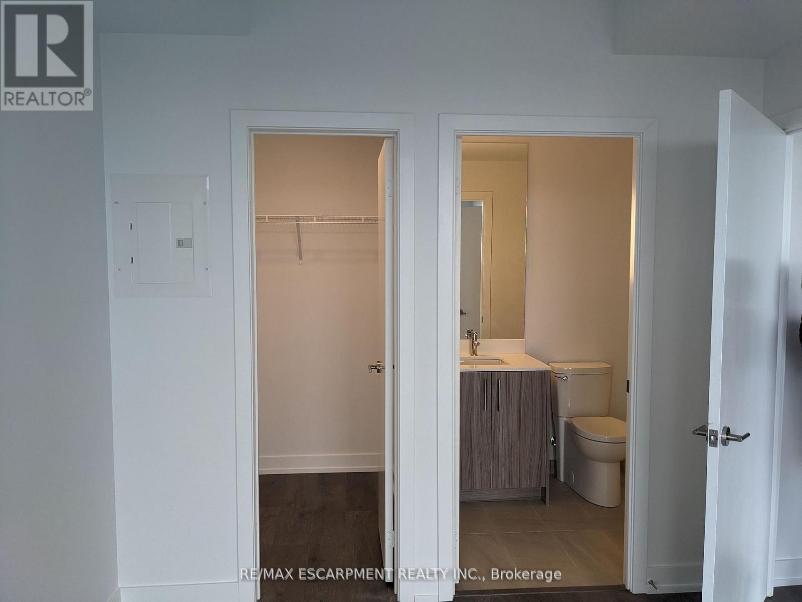910 - 225 Veterans Drive, Brampton, ON - Indoor Photo Showing Bathroom