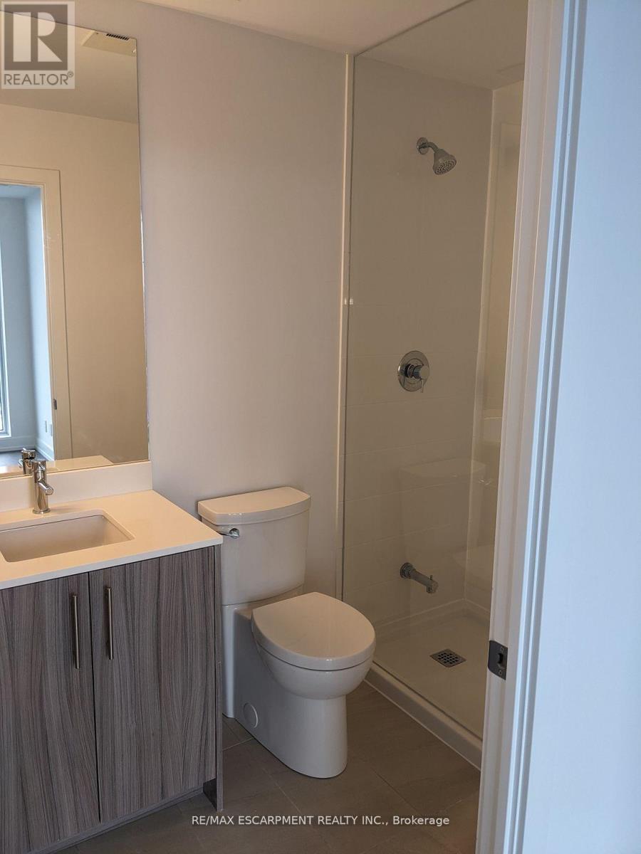 910 - 225 Veterans Drive, Brampton, ON - Indoor Photo Showing Bathroom