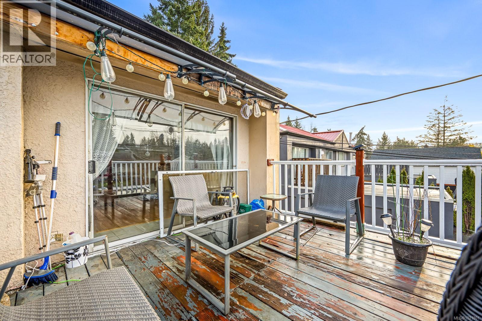 2316B Willemar Ave, Courtenay, BC - Outdoor With Exterior