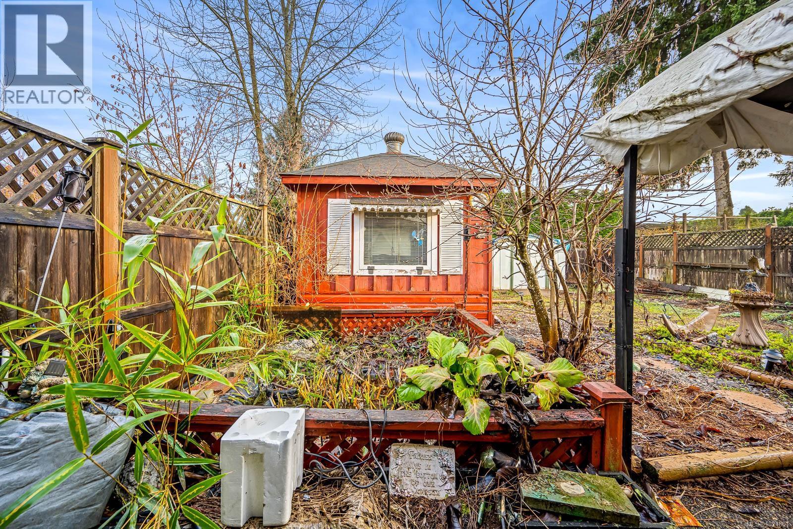 2316B Willemar Ave, Courtenay, BC - Outdoor