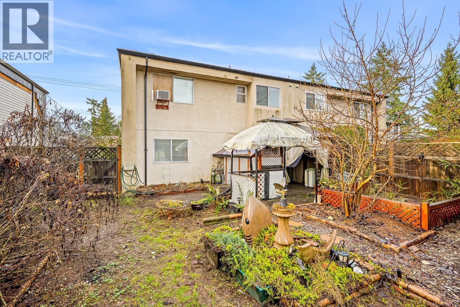 2316B Willemar Ave, Courtenay, BC - Outdoor