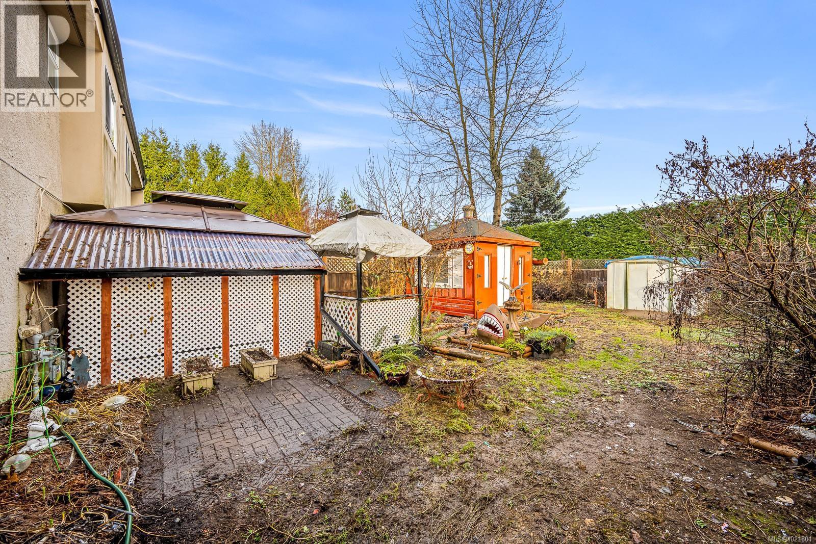 2316B Willemar Ave, Courtenay, BC - Outdoor