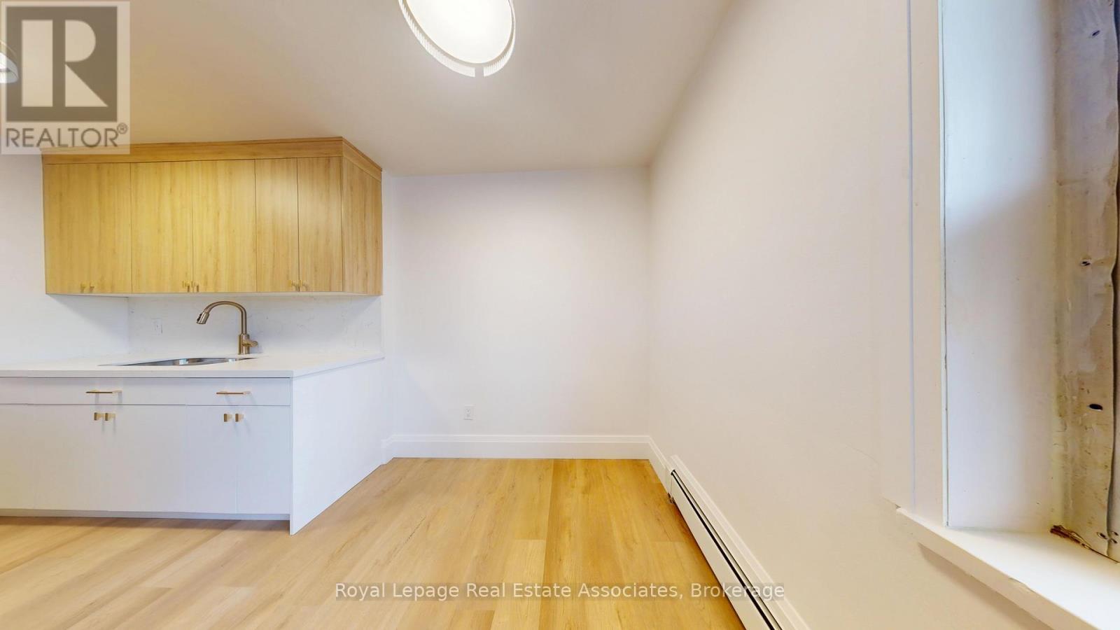 BREAKFAST - 23 - 1 Marquette Avenue, Toronto, ON - Indoor Photo Showing Other Room