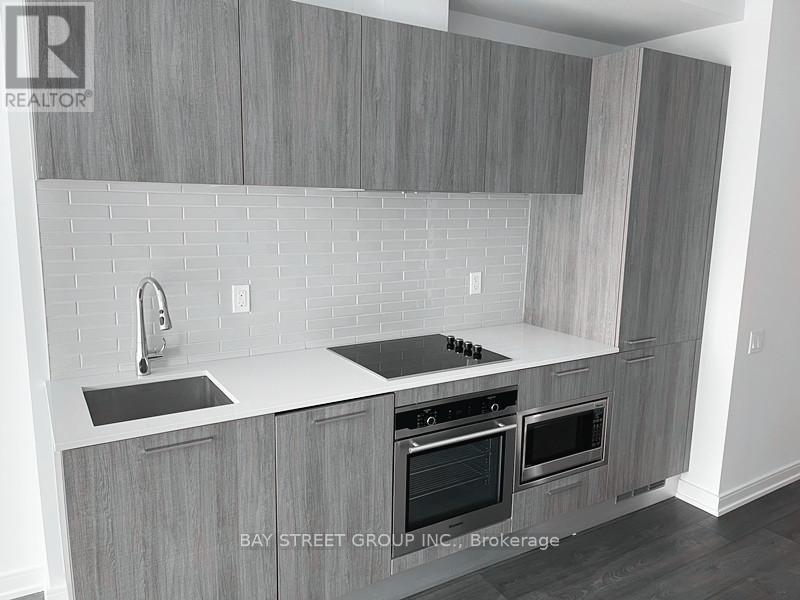 1710 - 3 Gloucester Street W, Toronto, ON - Indoor Photo Showing Kitchen With Upgraded Kitchen