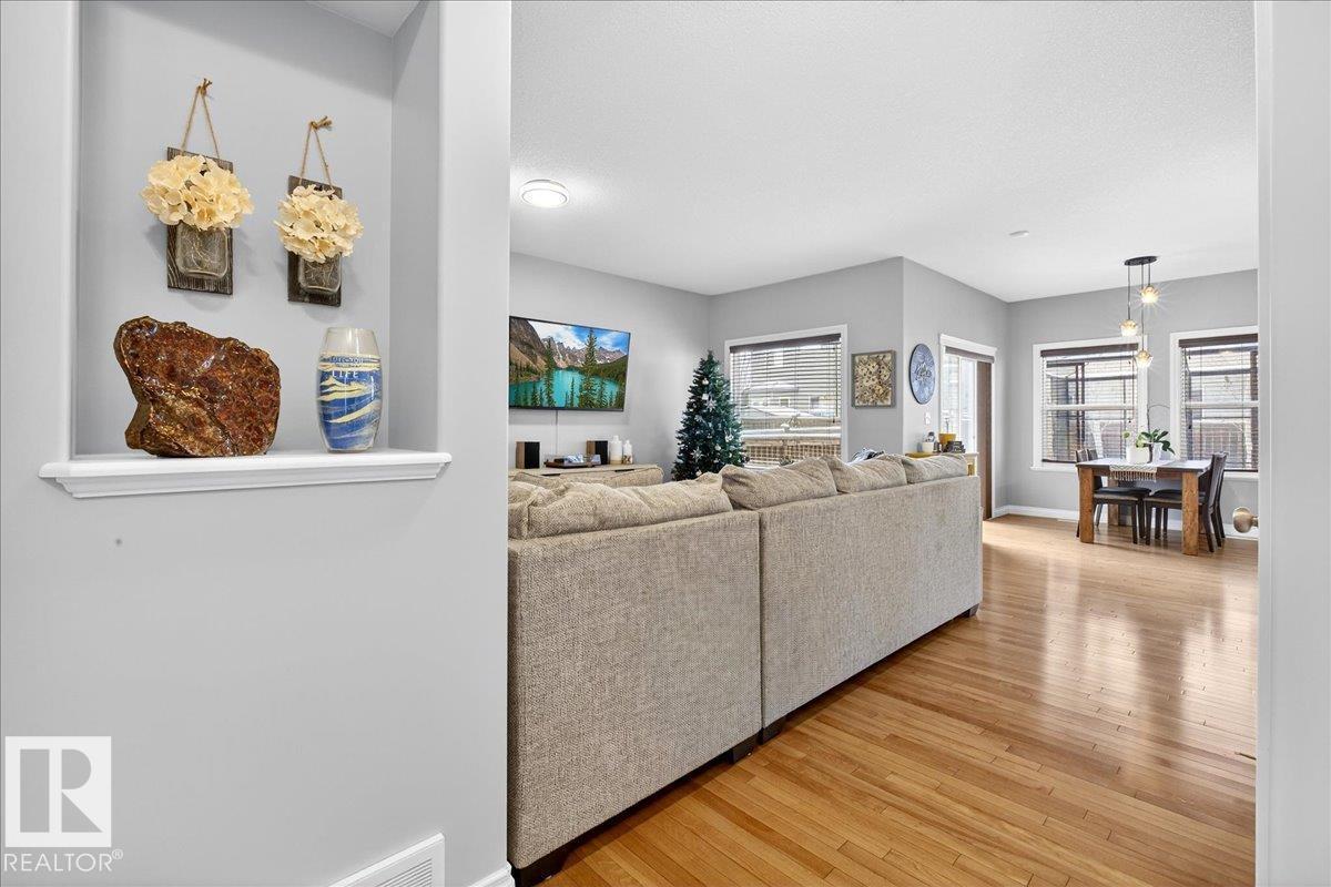 302 Silverstone Wy, Stony Plain, AB