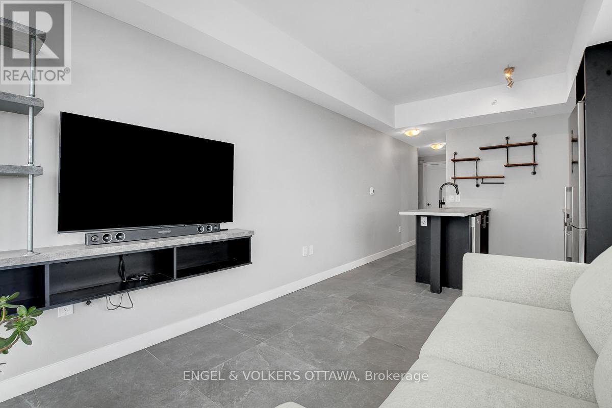 3201 - 805 Carling Avenue, Ottawa, ON - Indoor Photo Showing Other Room