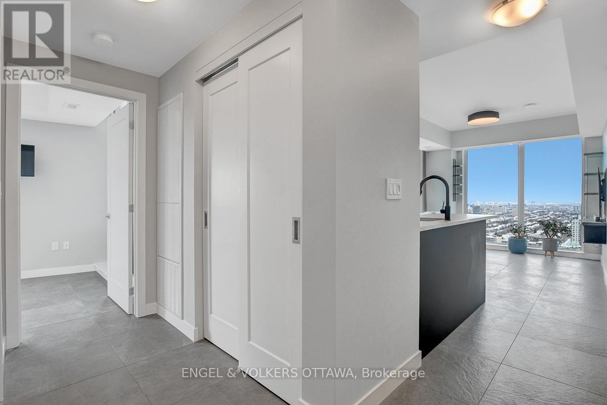 3201 - 805 Carling Avenue, Ottawa, ON - Indoor Photo Showing Other Room