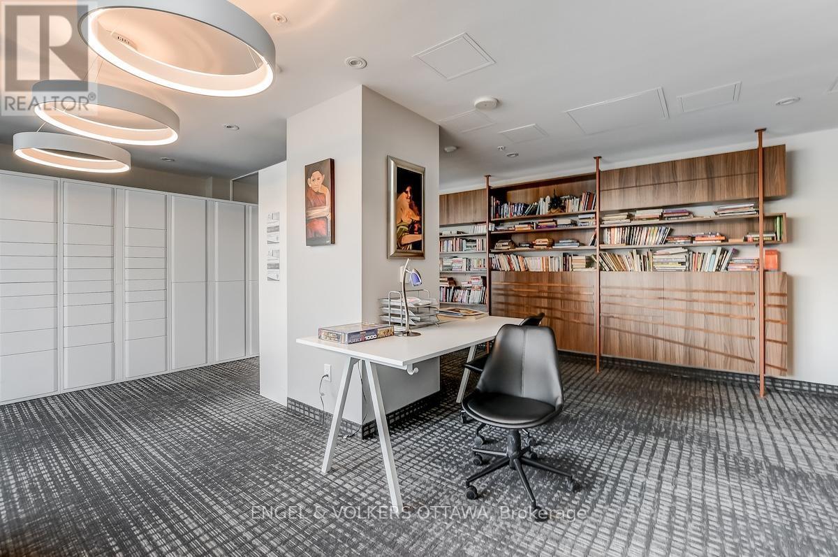 3201 - 805 Carling Avenue, Ottawa, ON - Indoor Photo Showing Office