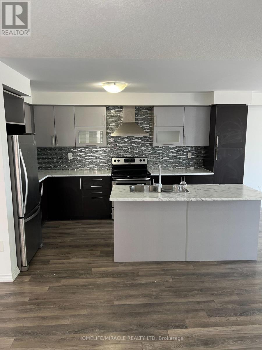 150 Golden Springs Drive, Brampton, ON - Indoor Photo Showing Kitchen With Double Sink With Upgraded Kitchen