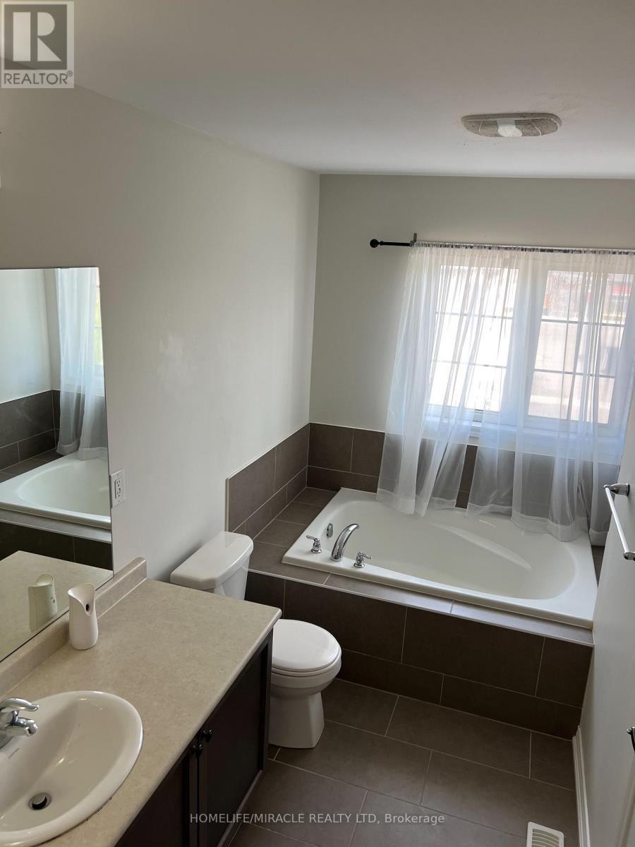 150 Golden Springs Drive, Brampton, ON - Indoor Photo Showing Bathroom