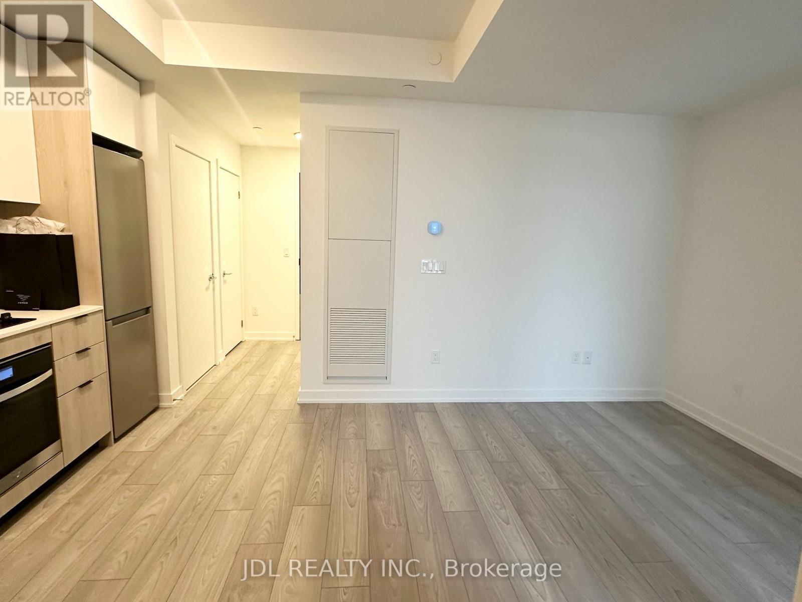 823 - 1007 The Queensway, Toronto, ON - Indoor Photo Showing Other Room