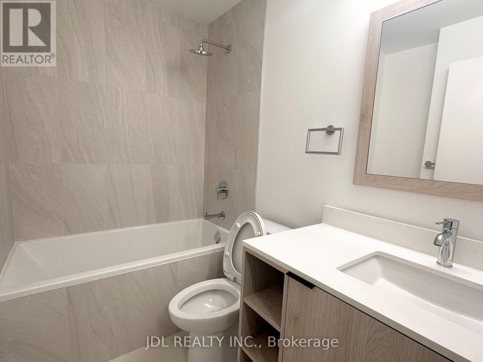 823 - 1007 The Queensway, Toronto, ON - Indoor Photo Showing Bathroom