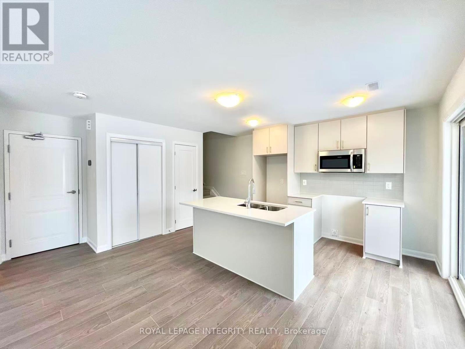 1120 Creekway Private, Ottawa, ON - Indoor Photo Showing Kitchen