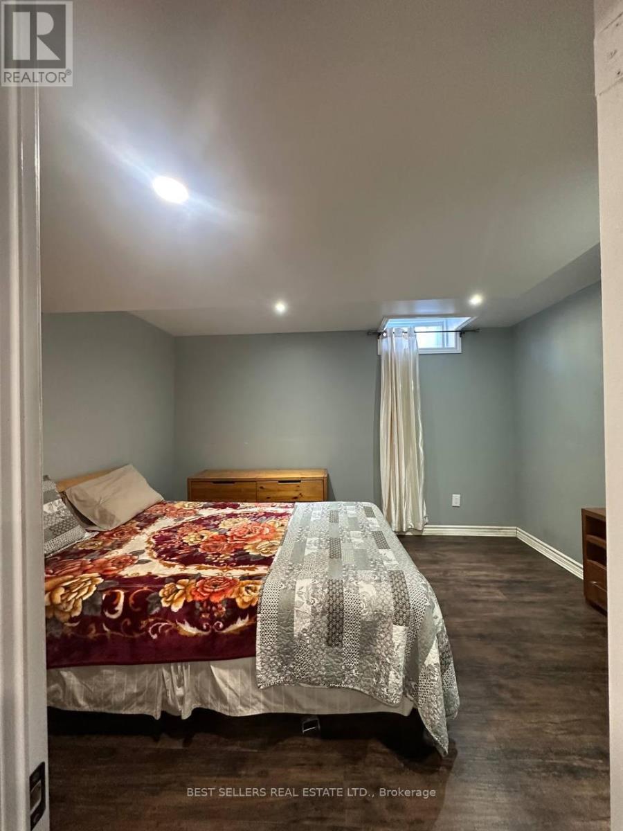 5861 Cozumel Drive, Mississauga, ON - Indoor Photo Showing Bedroom