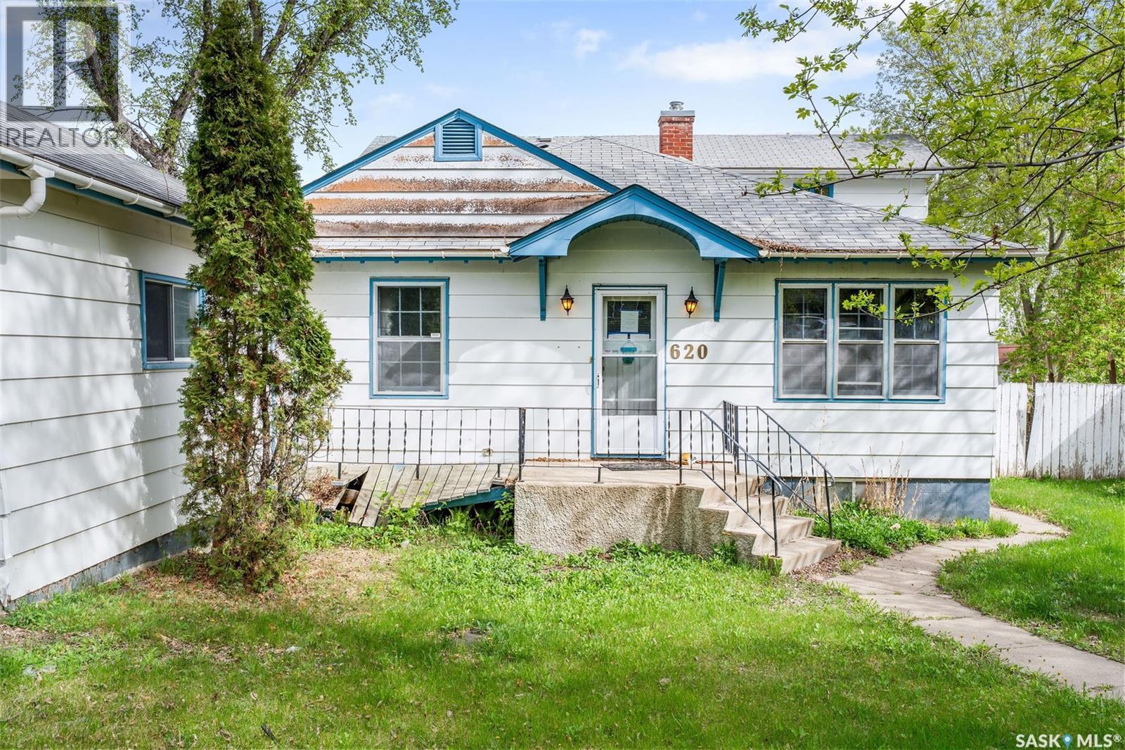 620 20Th Street W, Prince Albert, SK - Outdoor