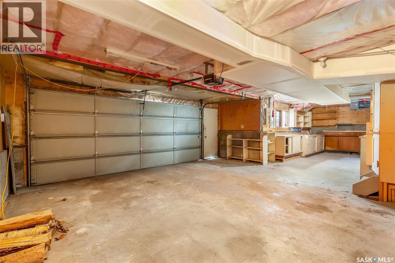 620 20Th Street W, Prince Albert, SK - Indoor Photo Showing Garage