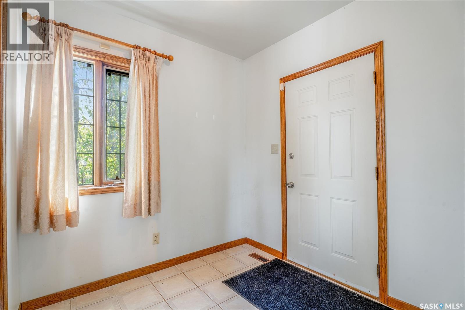 620 20Th Street W, Prince Albert, SK - Indoor Photo Showing Other Room