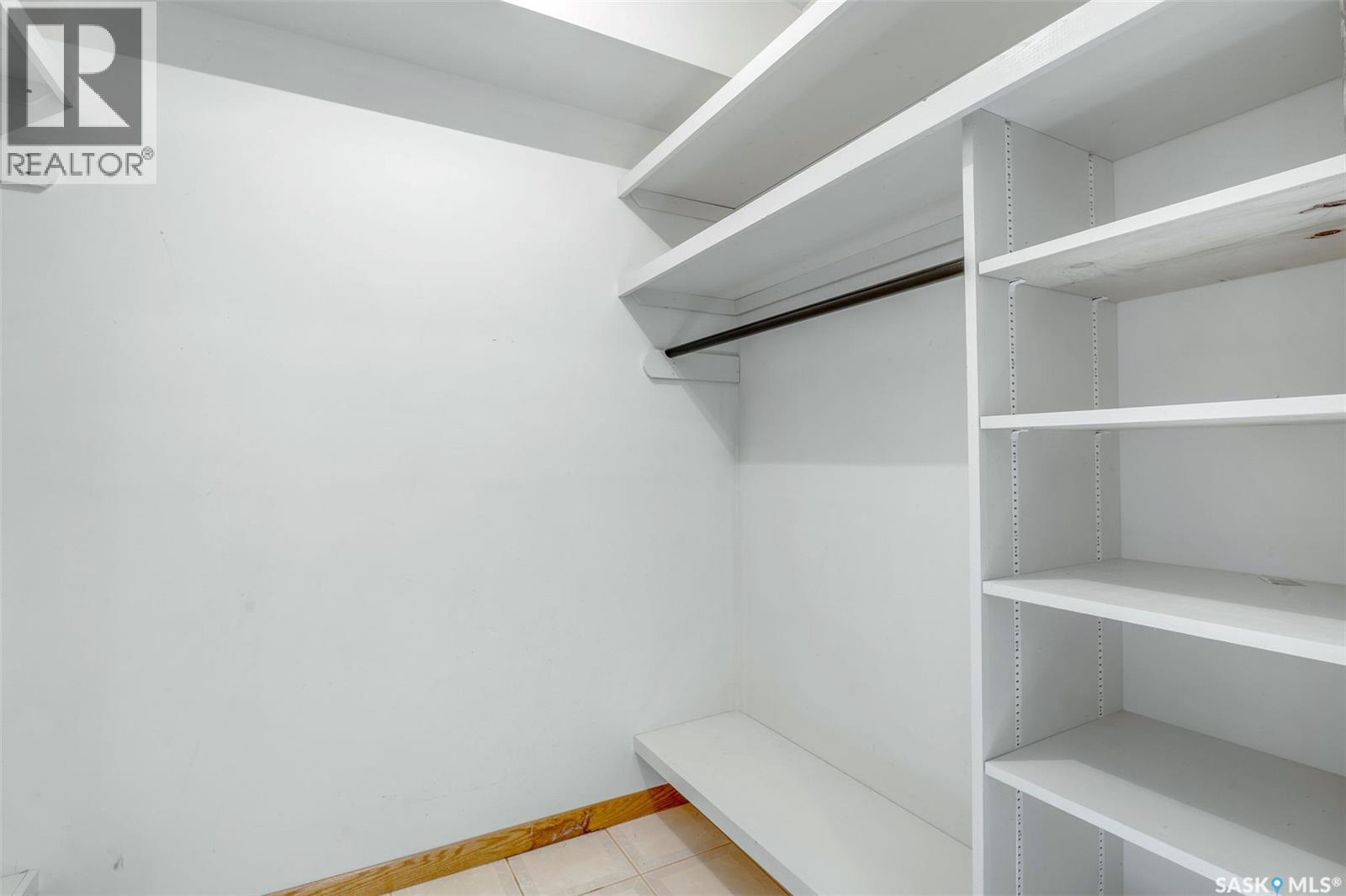 620 20Th Street W, Prince Albert, SK - Indoor With Storage