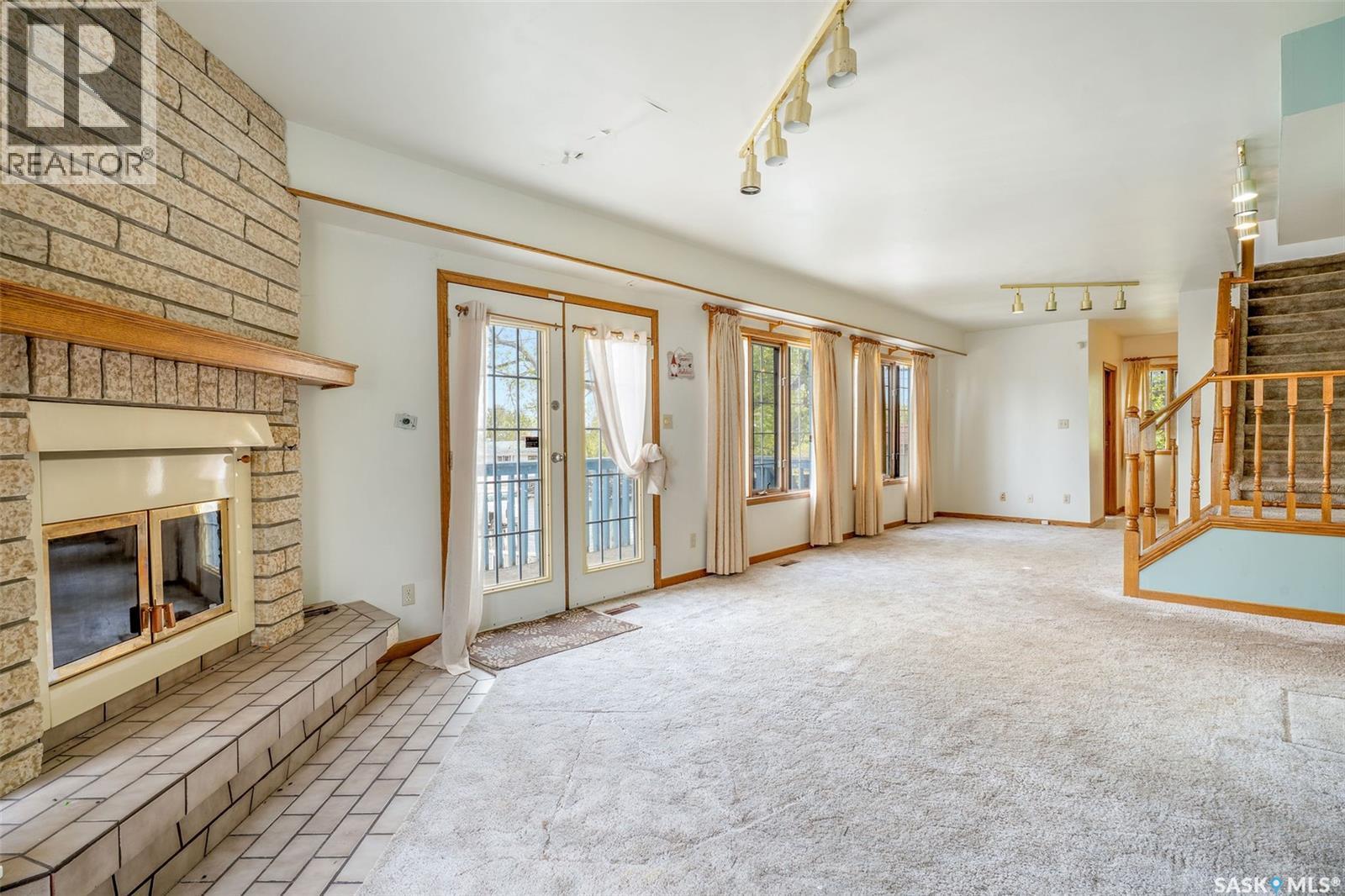 620 20Th Street W, Prince Albert, SK - Indoor With Fireplace