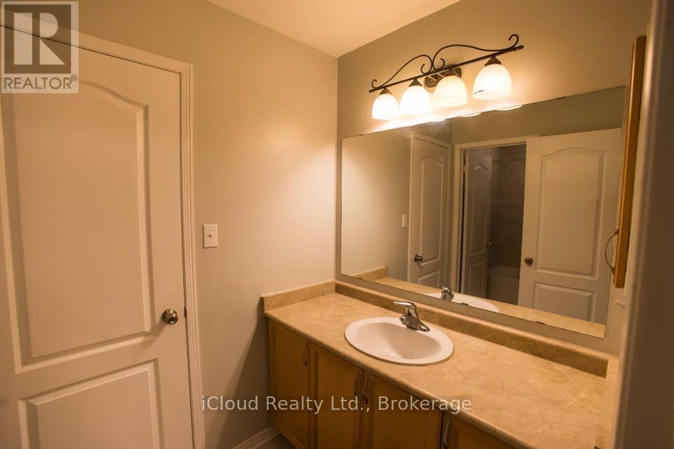 Second bedroom private washroom Vanity - 81 Crown Victoria ( Upper) Drive, Brampton, ON - Indoor Photo Showing Bathroom