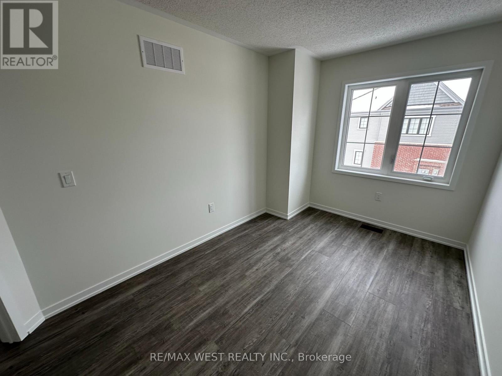 129 - 50 Seahorse Common, Cambridge, ON - Indoor Photo Showing Other Room