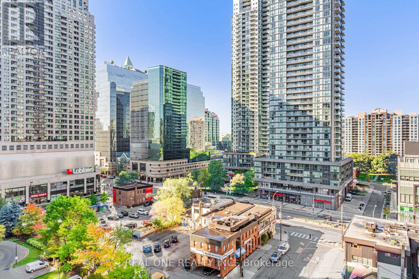 1503 - 238 Doris Avenue, Toronto, ON - Outdoor With Facade