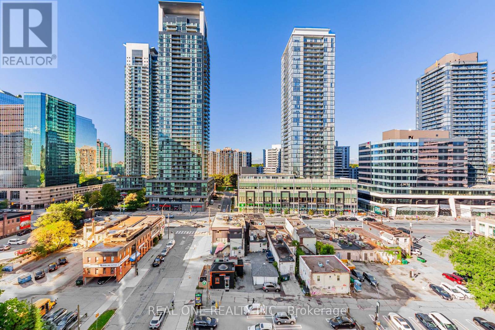 1503 - 238 Doris Avenue, Toronto, ON - Outdoor With Facade