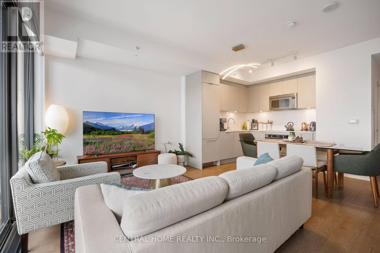 3809 - 20 Lombard Street, Toronto, ON - Indoor Photo Showing Living Room