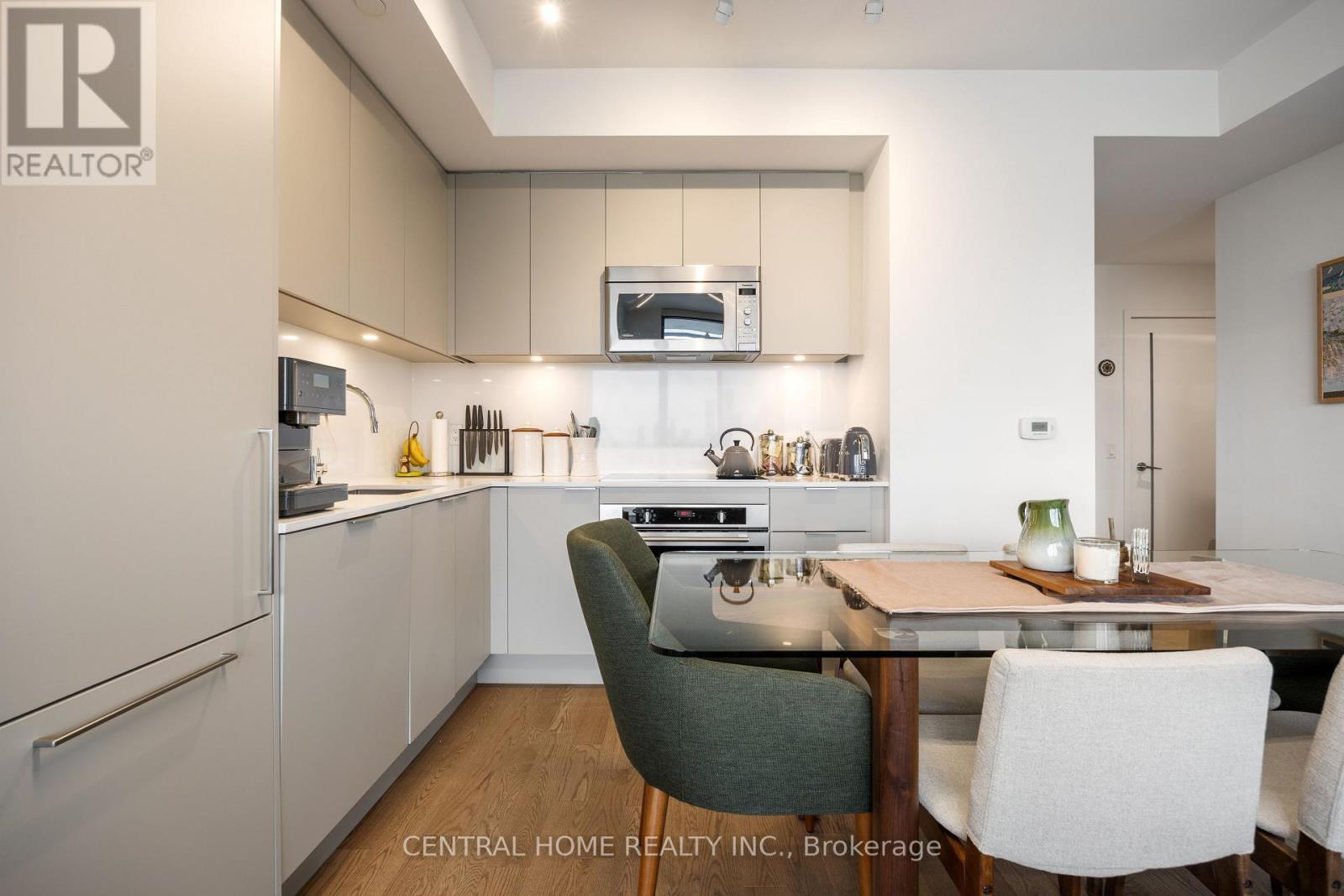 3809 - 20 Lombard Street, Toronto, ON - Indoor Photo Showing Kitchen
