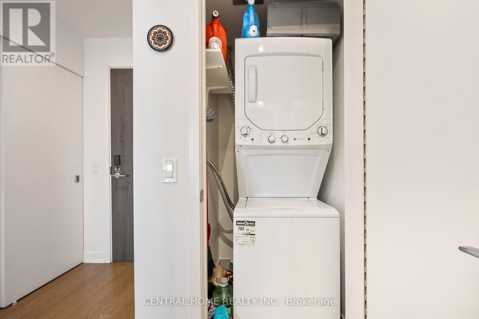 3809 - 20 Lombard Street, Toronto, ON - Indoor Photo Showing Laundry Room